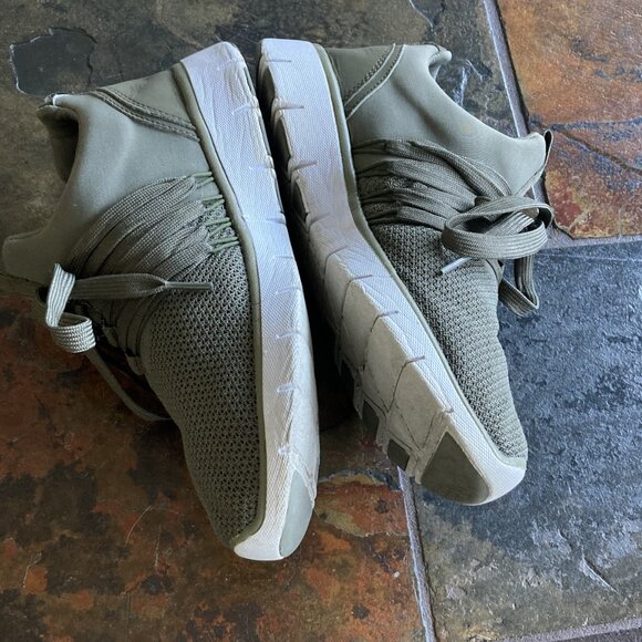 Feather Light Running Shoes, size 7, khaki color - Picture 5 of 5